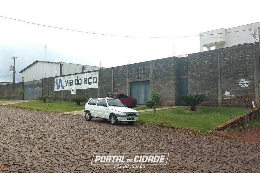 Sal&atilde;o Comercial &agrave; venda - 1413m&sup2; - Distrito Industrial