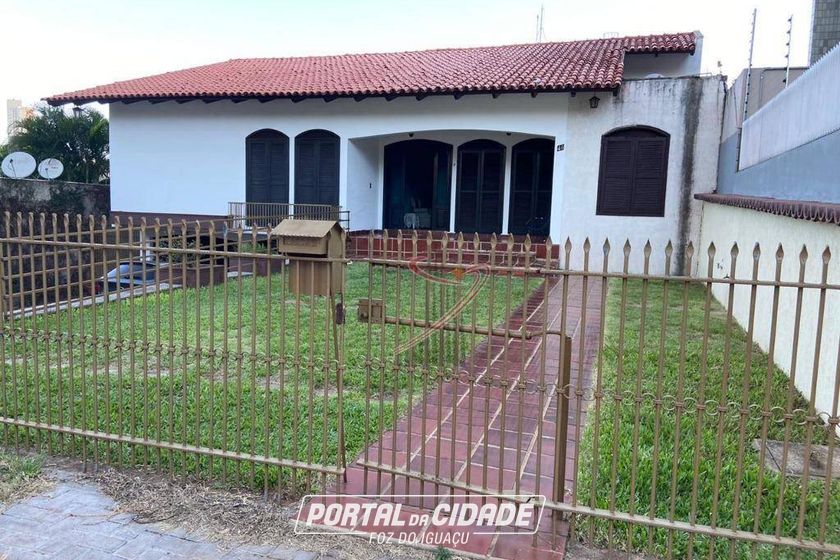 Casa &agrave; venda - 320m&sup2; - Centro