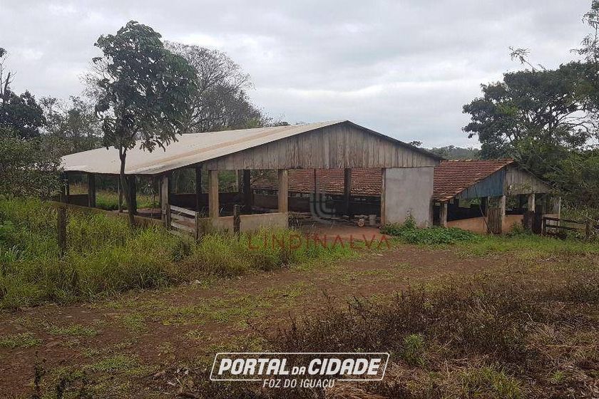 Ch&aacute;cara &agrave; venda - 28260m&sup2; - Centro