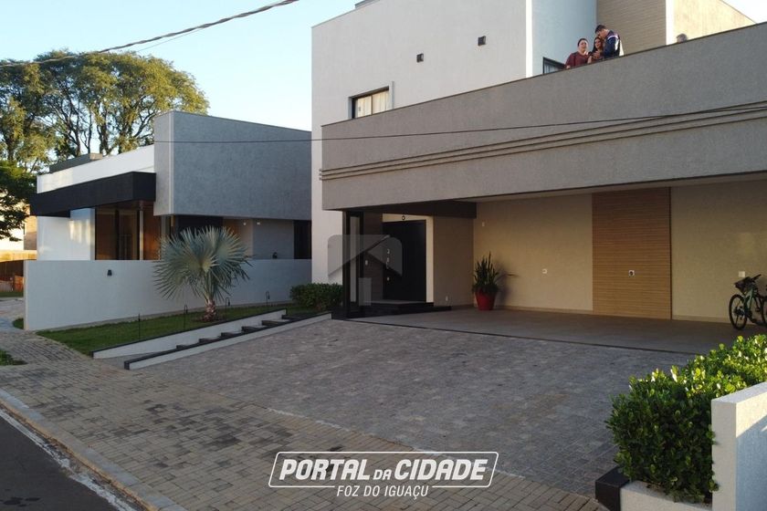 Casa &agrave; venda - 670m&sup2; - Tr&ecirc;s Fronteiras