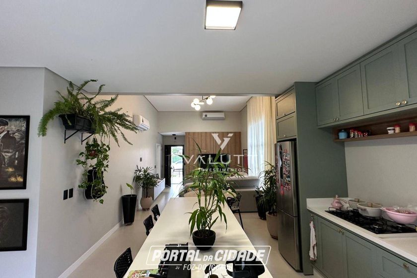 Casa &agrave; venda - 150m&sup2; - Condom&iacute;nio Residencial Igua&ccedil;u