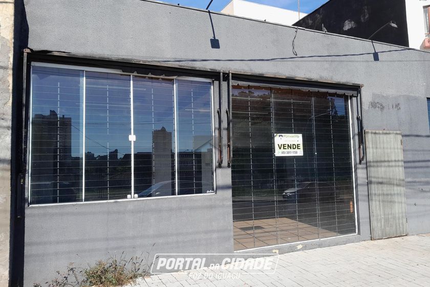 Sal&atilde;o Comercial &agrave; venda - 120m&sup2; - Centro