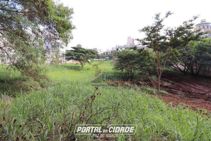 Terreno &agrave; venda - 5400m&sup2; - Centro