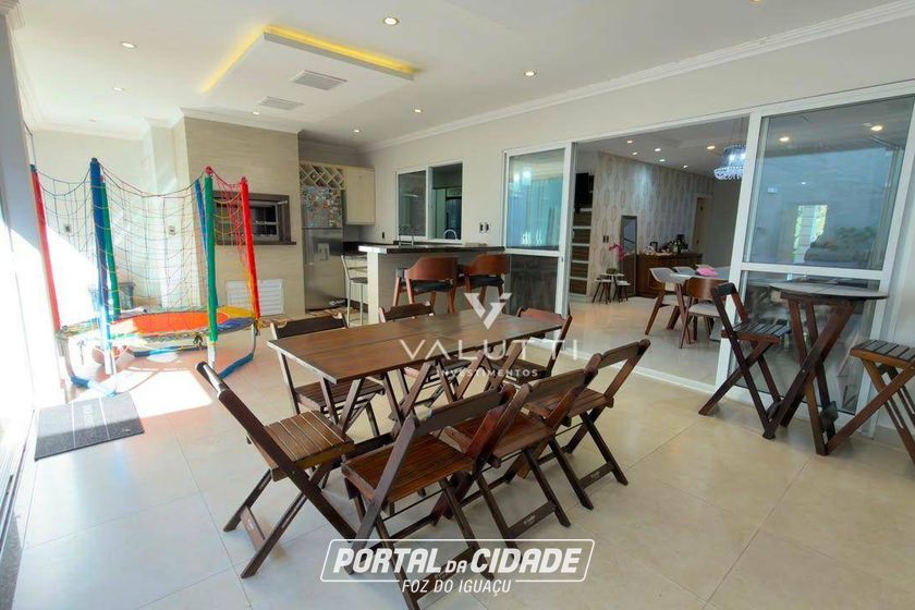 Sobrado &agrave; venda - 350m&sup2; - Condom&iacute;nio Country Igua&ccedil;u