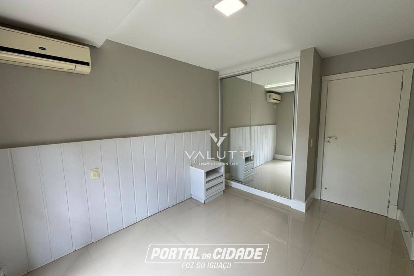 Casa &agrave; venda - 382m&sup2; - Condom&iacute;nio Vila Residencial B
