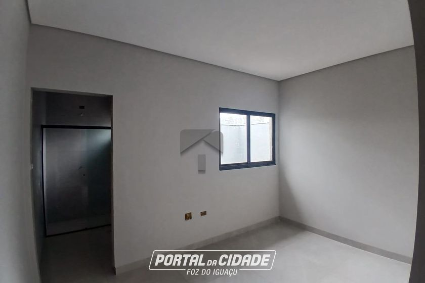 Casa &agrave; venda - 70m&sup2; - Lote Grande