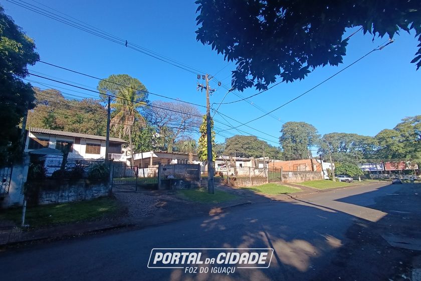 Terreno &agrave; venda - 1m&sup2; - Centro
