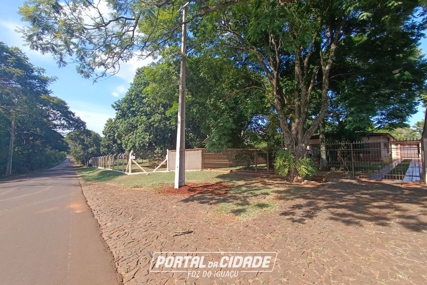Ch&aacute;cara &agrave; venda - 150m&sup2; - Mata Verde