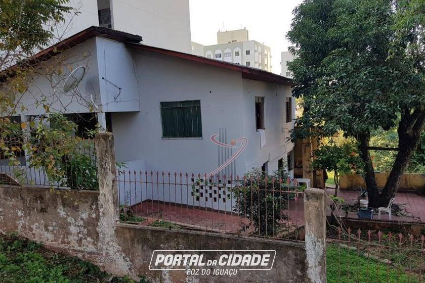 Terreno &agrave; venda - 1000m&sup2; - Centro