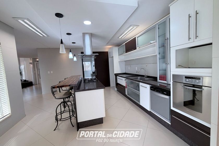 Sobrado &agrave; venda - 464m&sup2; - Condominio Residencial Lago dos Cisnes