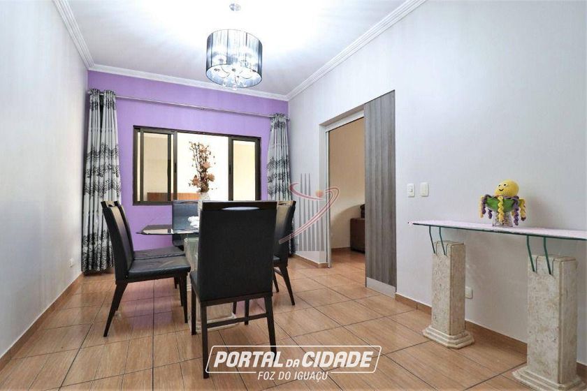 Casa &agrave; venda - 242m&sup2; - Jardim Bourbon