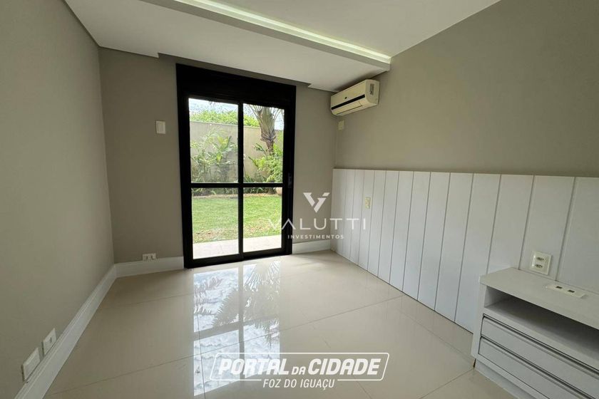 Casa &agrave; venda - 382m&sup2; - Condom&iacute;nio Vila Residencial B
