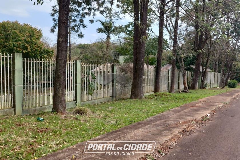 Ch&aacute;cara &agrave; venda - 6000m&sup2; - Jardim Tropical