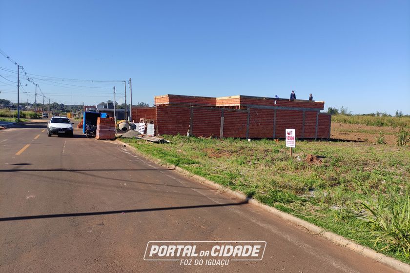 Terreno &agrave; venda - 200m&sup2; - Porto Meira