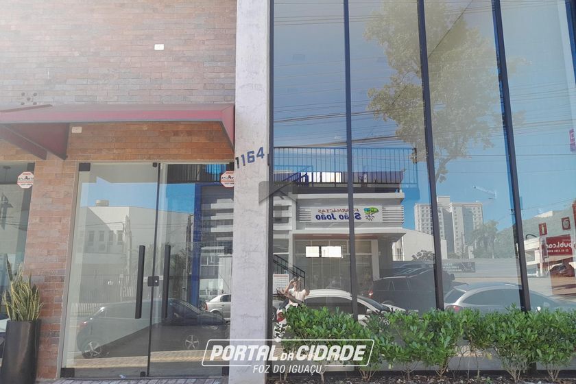 Sal&atilde;o Comercial para alugar - 157m&sup2; - Centro