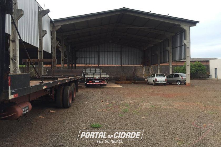 Sal&atilde;o Comercial &agrave; venda - 1413m&sup2; - Distrito Industrial
