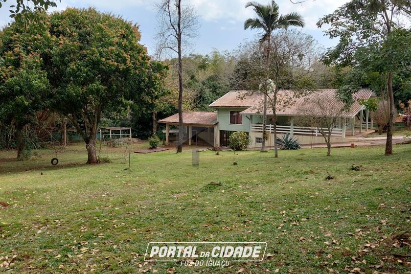 Ch&aacute;cara &agrave; venda - 6000m&sup2; - Jardim Tropical