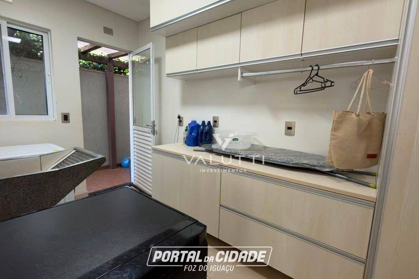 Sobrado &agrave; venda - 350m&sup2; - Condom&iacute;nio Country Igua&ccedil;u
