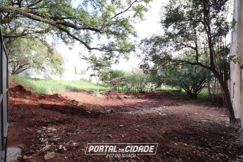 Terreno &agrave; venda - 5400m&sup2; - Centro