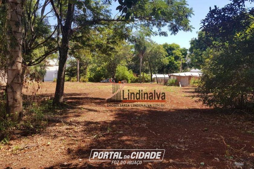 Terreno para alugar - 1800m&sup2; - Centro