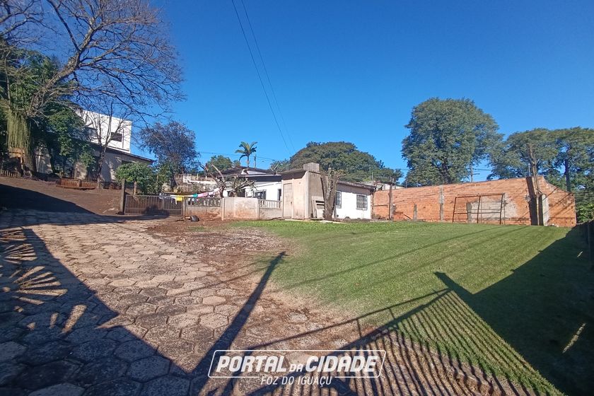 Terreno &agrave; venda - 1m&sup2; - Centro