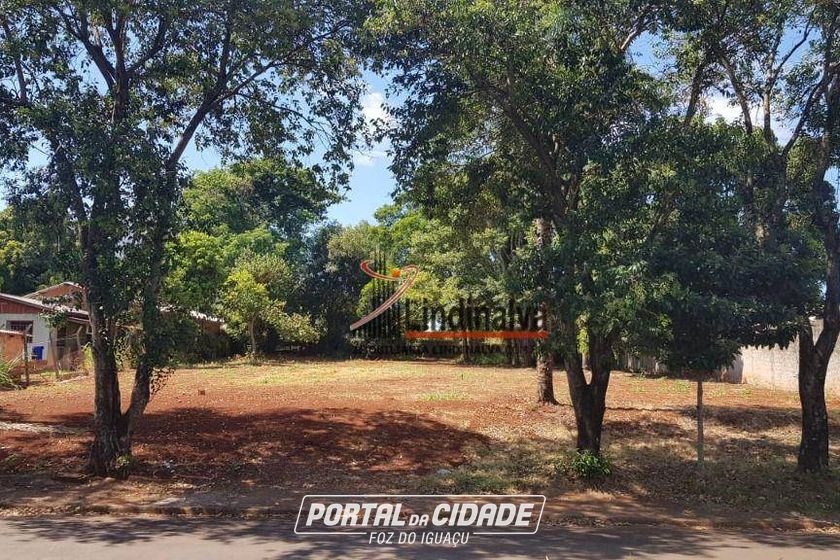 Terreno para alugar - 1800m&sup2; - Centro
