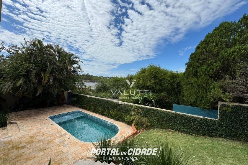 Casa &agrave; venda - 382m&sup2; - Condom&iacute;nio Vila Residencial B