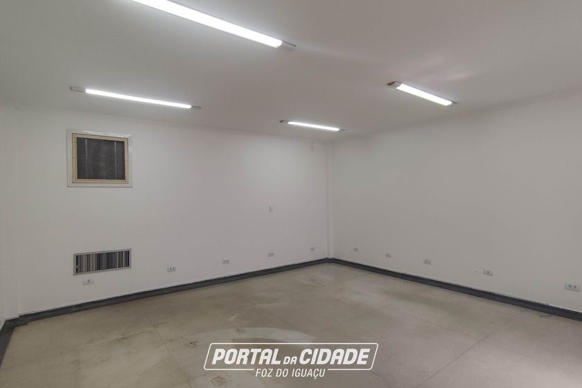 Sala Comercial &agrave; venda - 839m&sup2; - Centro