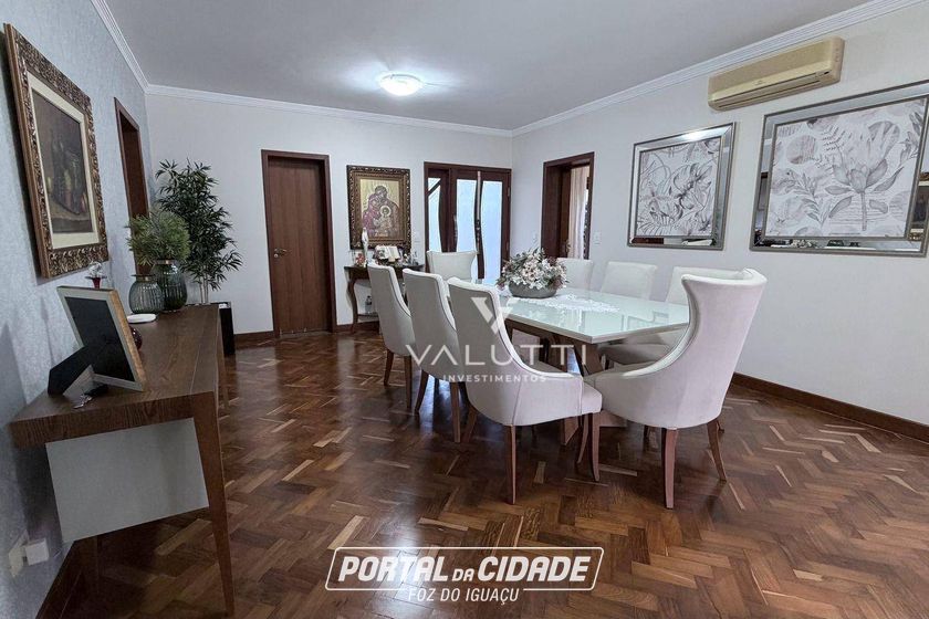 Casa &agrave; venda - 388m&sup2; - Condom&iacute;nio Vila Residencial B