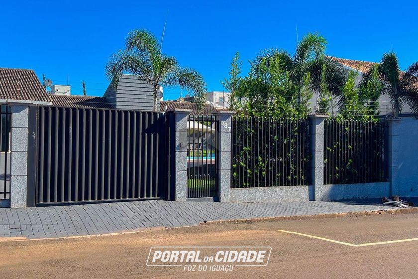 Casa &agrave; venda - 170m&sup2; - Campos do Igua&ccedil;u