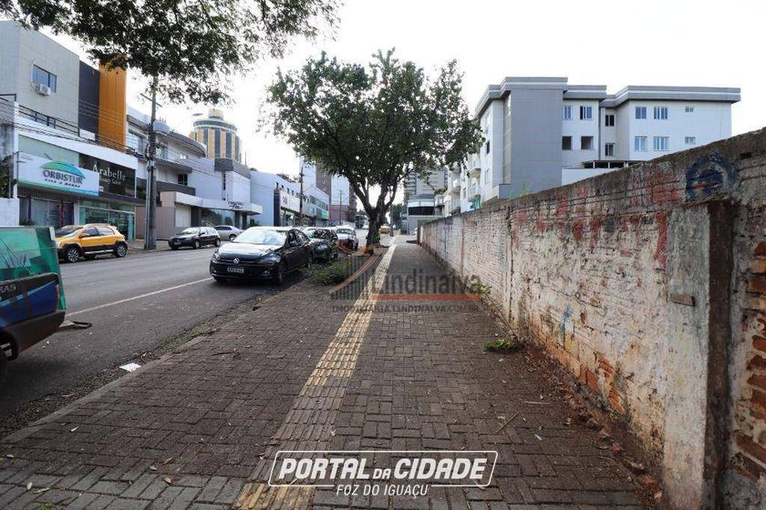 Terreno &agrave; venda - 5400m&sup2; - Centro