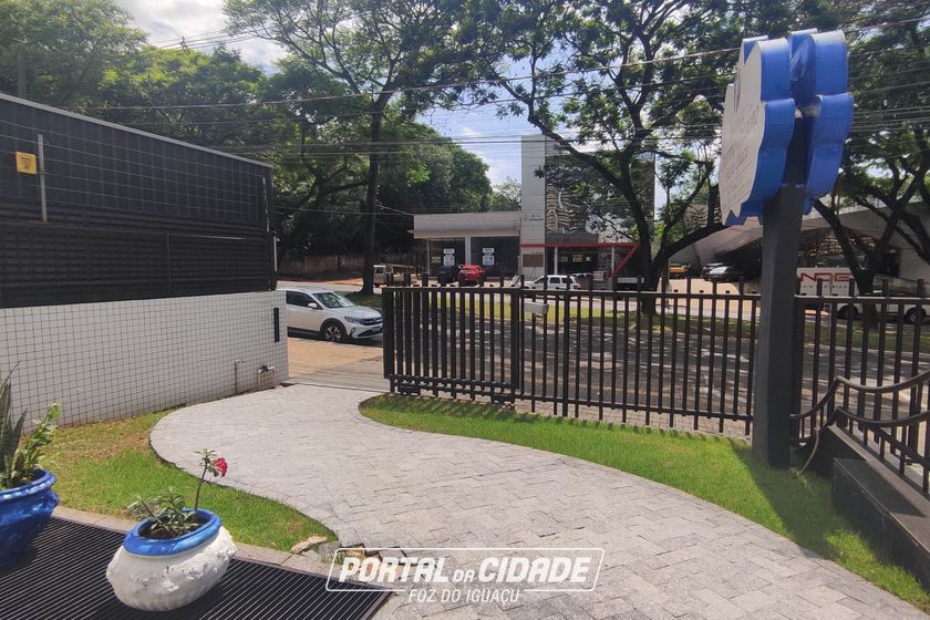 Sala Comercial &agrave; venda - 839m&sup2; - Centro