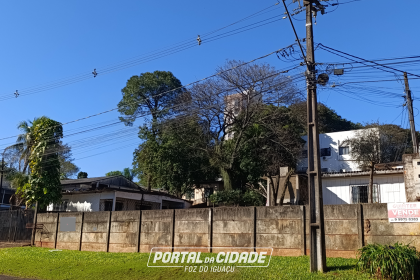 Terreno &agrave; venda - 1m&sup2; - Centro