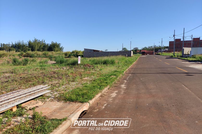 Terreno &agrave; venda - 200m&sup2; - Porto Meira
