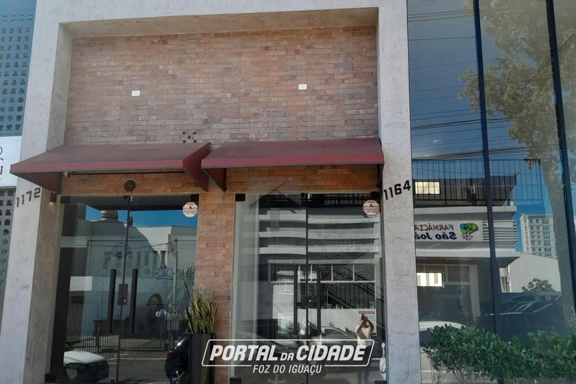 Sal&atilde;o Comercial para alugar - 157m&sup2; - Centro