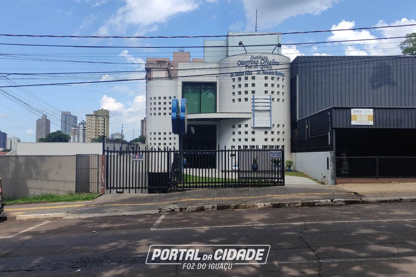 Sala Comercial &agrave; venda - 839m&sup2; - Centro
