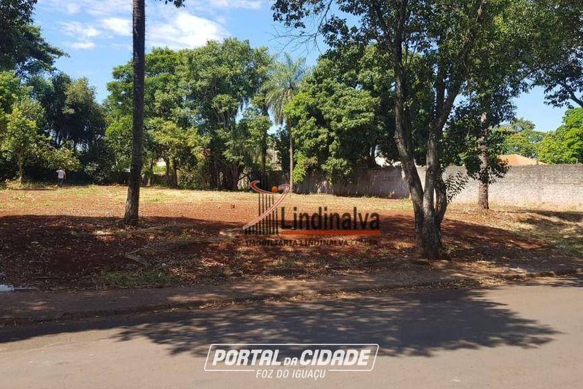 Terreno para alugar - 1800m&sup2; - Centro