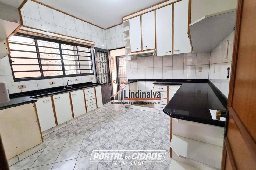 Casa &agrave; venda - 215m&sup2; - Jardim Lancaster I
