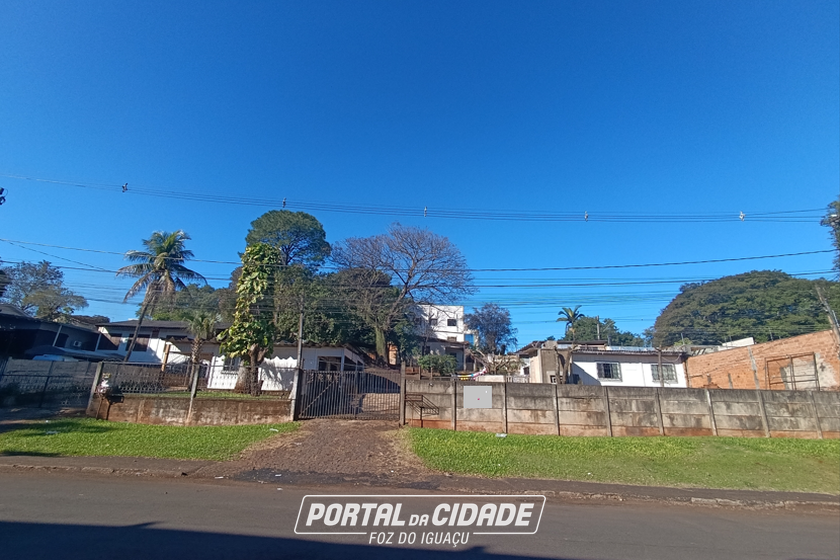 Terreno &agrave; venda - 1m&sup2; - Centro