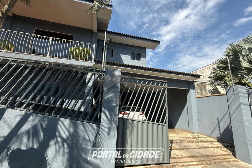 Sobrado &agrave; venda - 375m&sup2; - Porto Meira