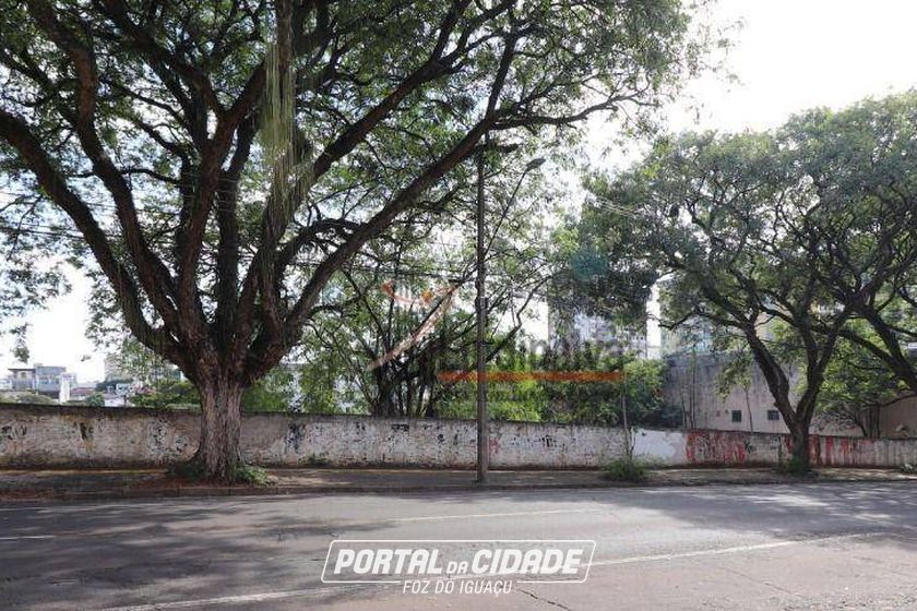 Terreno &agrave; venda - 5400m&sup2; - Centro
