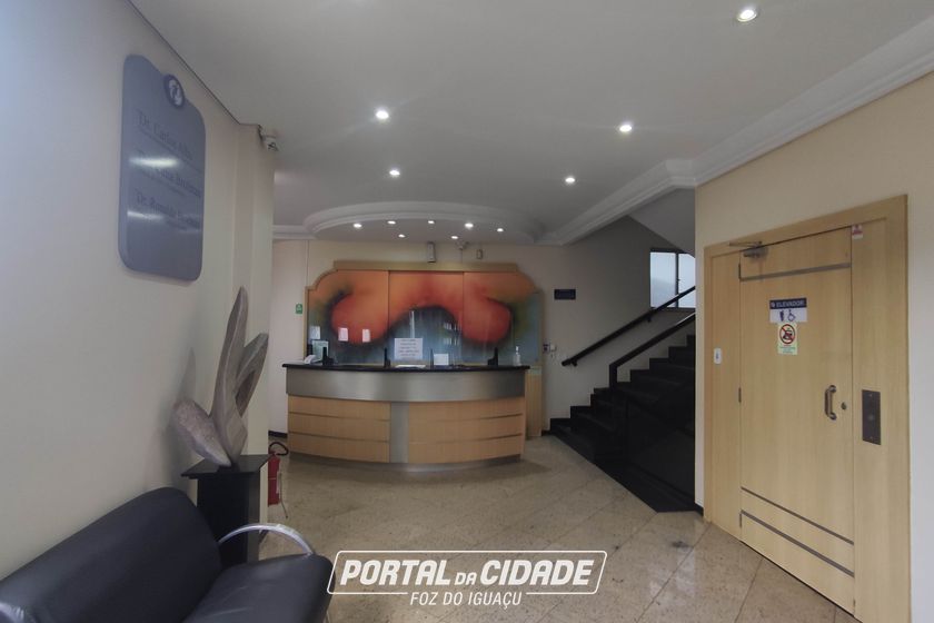 Sala Comercial &agrave; venda - 839m&sup2; - Centro