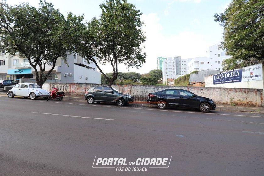 Terreno &agrave; venda - 5400m&sup2; - Centro