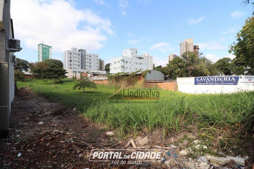 Terreno &agrave; venda - 5400m&sup2; - Centro
