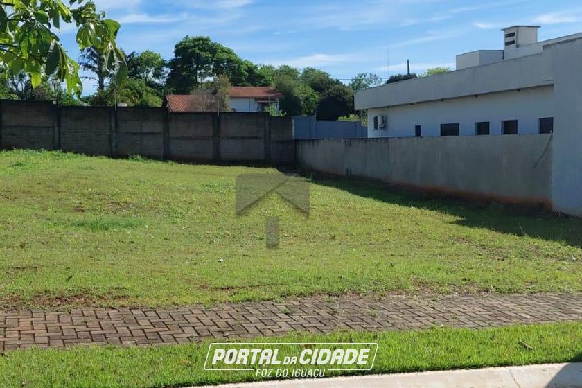 Terreno &agrave; venda - 435m&sup2; - Jardim Claudia