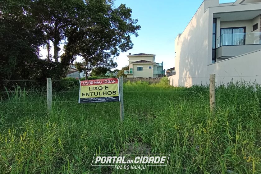Terreno &agrave; venda - 390m&sup2; - Rainha Do Mar 