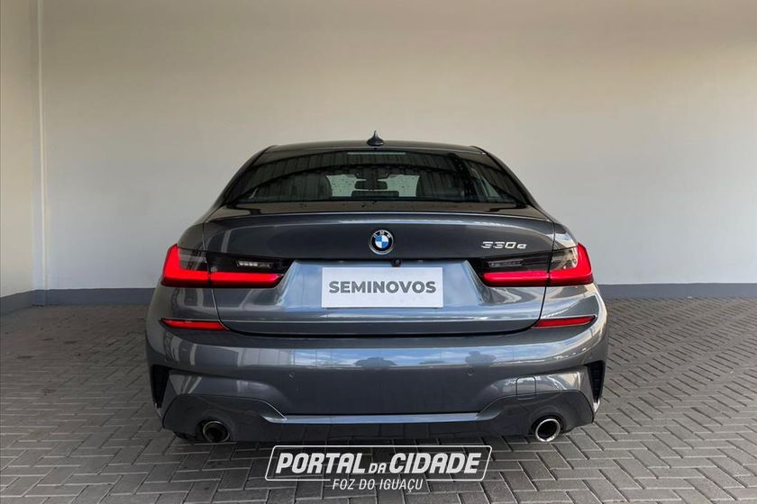 BMW 330e