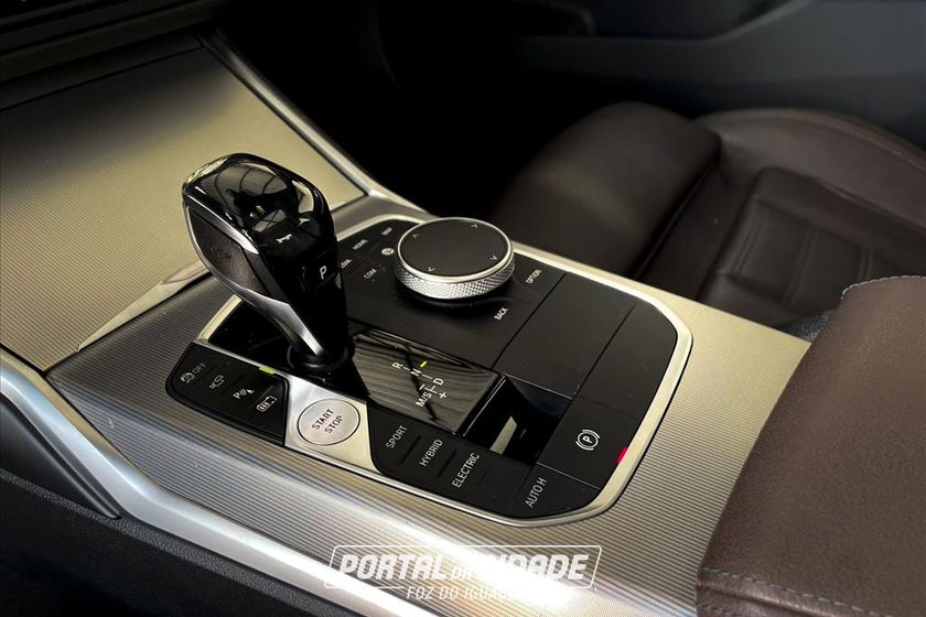 BMW 330e