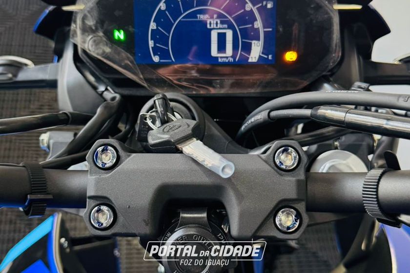 YAMAHA FZ25