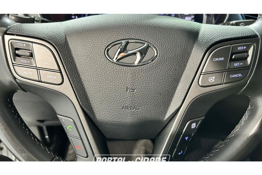 Hyundai Santa